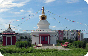 На улицах Элисты (культовое сооружение)